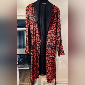 Love Stories Black and Red Floral Robe Size Medium Like New!